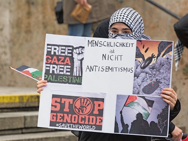 То, что Джон говорит о Янкеле…