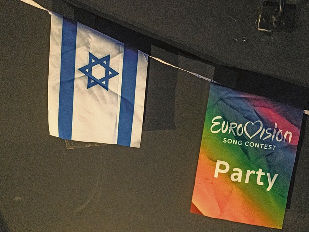 Назло eвpeйскому кондуктору пошли пешком