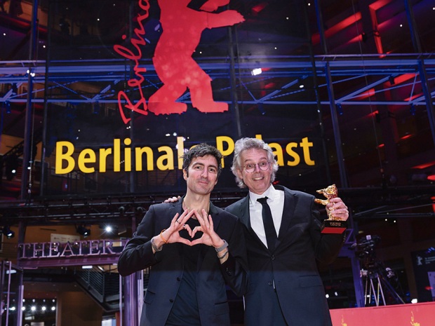 Любите ли вы кино? А политику?