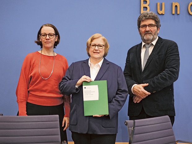 Самозваные правозащитники и «опасные психически больные»